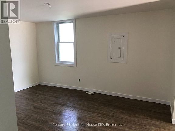 5th image of 28 Princess St #2