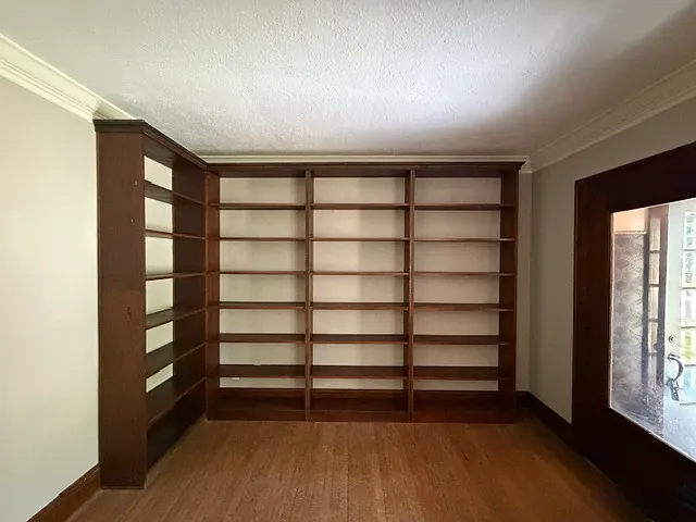 3340 E Fairfax Rd — Photo 7