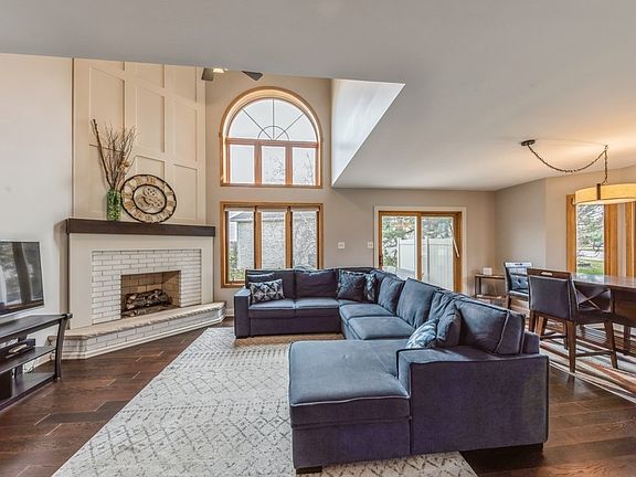 4th image of 19369 Lisadell Dr