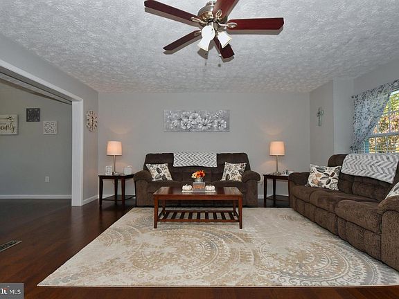2nd image of 1458 Landis Cir
