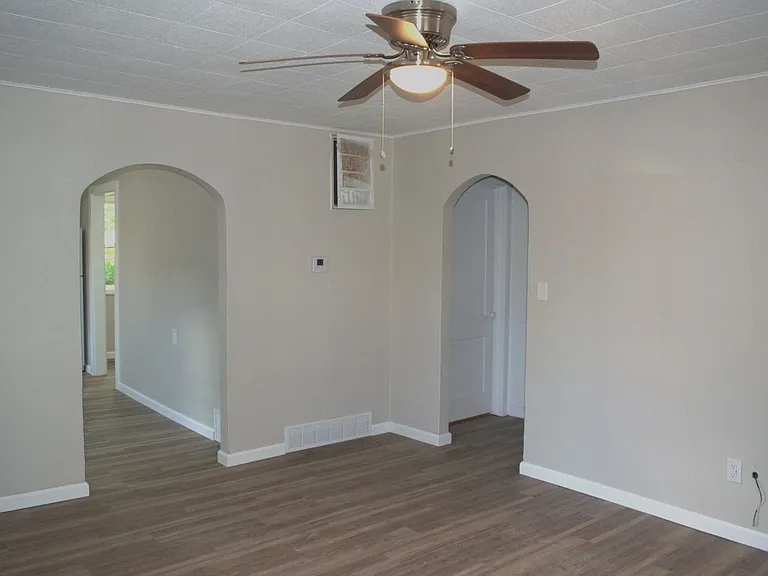 308 Benton St — Photo 6