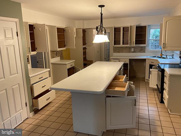 5th image of 4005 Long Lake Dr