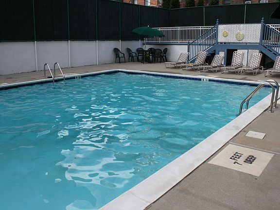 9 ft. Deep Pool