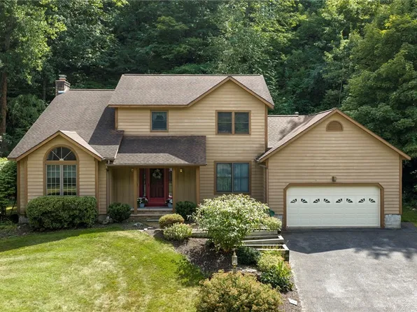 5169 Wagon Trails End, Syracuse, NY 13215