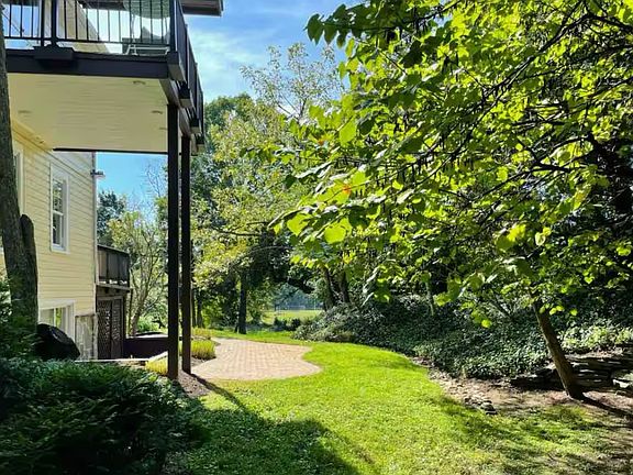 5th image of 6611 Columbia Pike
