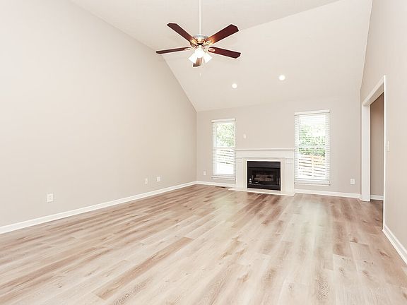 5th image of 104 Saint Christopher Dr