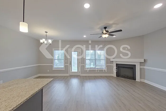 3 bed, 2.5 bath, 1863 sqft, $1,945 — Photo 2