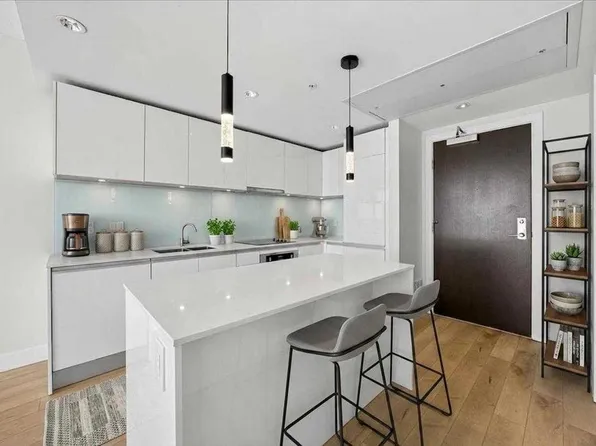 1122 W 3rd St SE #2703, Calgary, AB T2G 1H7
