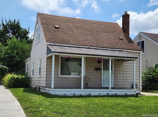 20644 McCormick St, Grosse Pointe, MI 48224