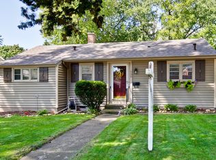 152 Maple St, Crystal Lake, IL 60014