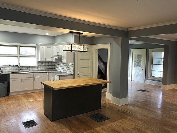 2nd image of 135 Fuller Ave SE