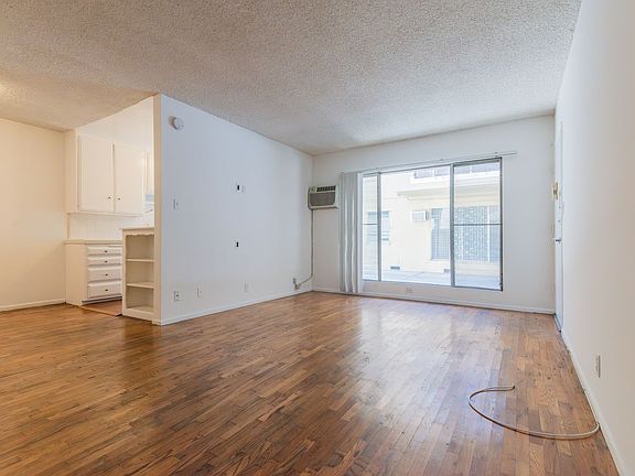 5th image of 1023-1027 N Sierra Bonita Ave #5