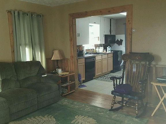 5th image of 1389 Carman St