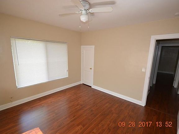 5th image of 918 E 33rd Ave