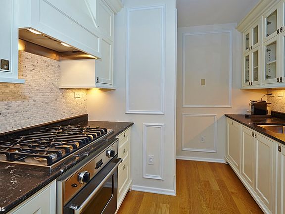 3rd image of 1 Central Park S #1411
