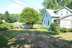 3rd image of 554 Beach St