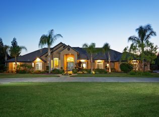 6782 E Carmalee Ln, Fresno, CA 93727