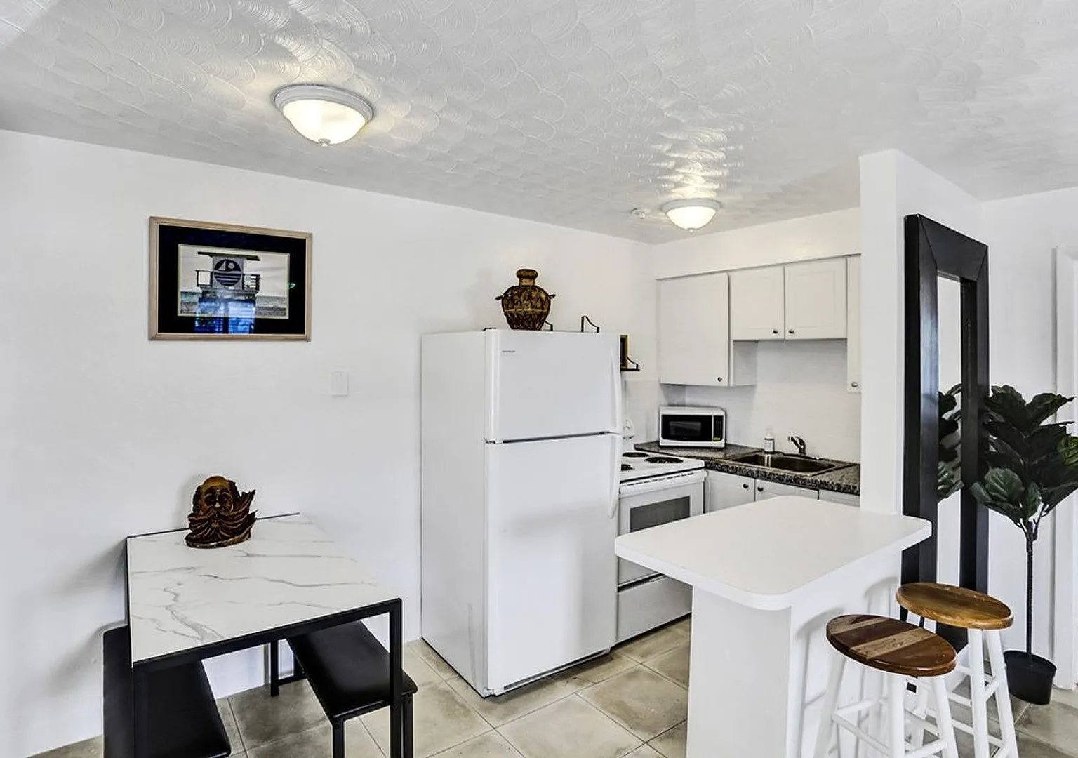 820 NE 16th Ave — Photo 4