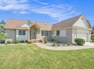 5521 Chatham Ln, Grand Blanc, MI 48439