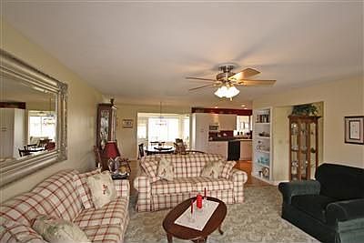 3rd image of 15 Mohican Cv W