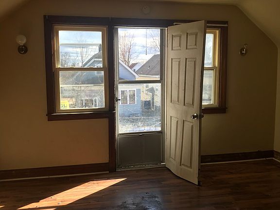 4th image of 66 Bogardus St