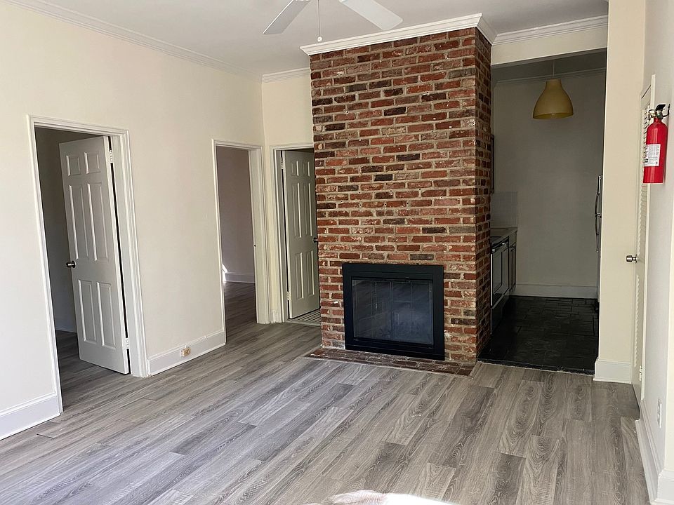 1st image of 301 9th St SE APT 1
