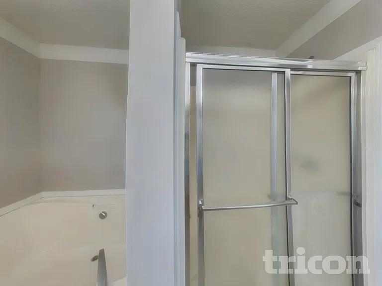 412 Remington Ct — Photo 11