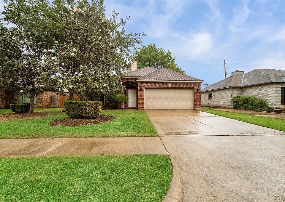 1st image of 15626 Hatfield Hollow Dr