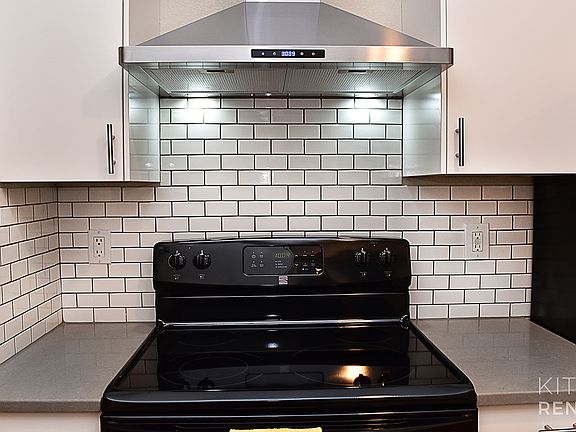 5th image of 19339 Harris Ave NE