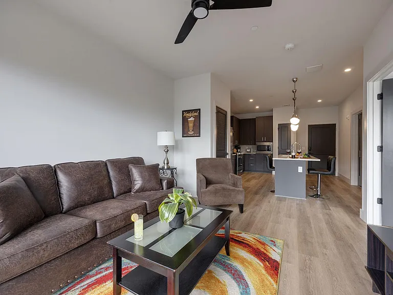 303 31st Ave N #408 — Photo 9
