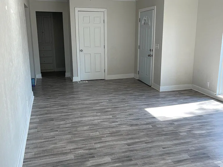 2625 NW 118th Cir — Photo 3