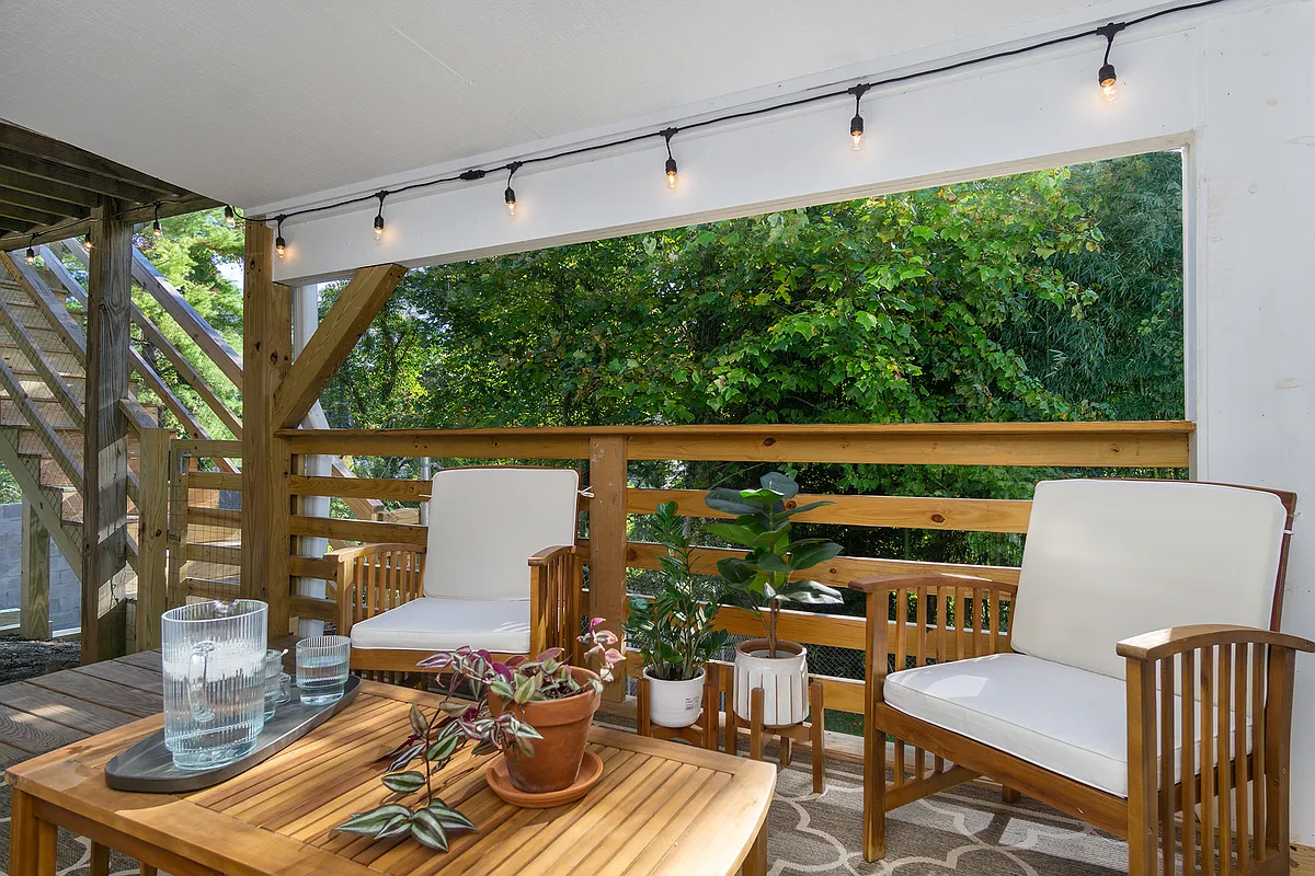Private Lower Level Covered Porch - Deck Furniture Included - 206 Aurora Dr