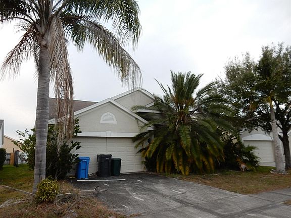 3rd image of 18124 Leafwood Cir