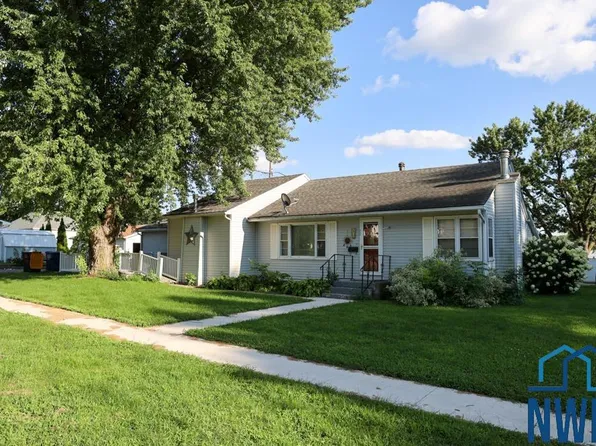 20 W 3rd St, Kingsley, IA 51028