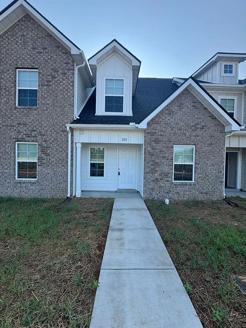 3 bedroom 2.5 bath townhome, ready for move in — Photo 1