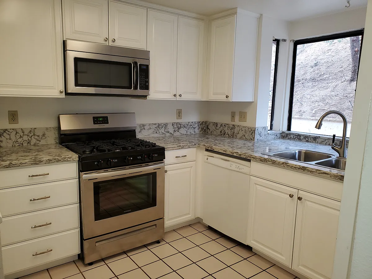 Photo 2 of 15 - 1439 Timber Gln - Escondido, CA Building Photo - 1439 Timber Gln