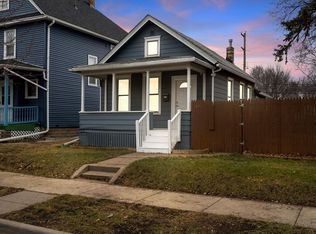 978 3rd St E, Saint Paul, MN 55106