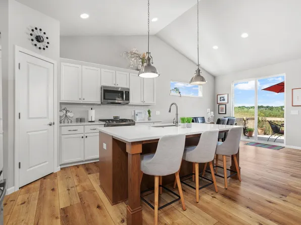 656 Birch Blossom Rd, Verona, WI 53593