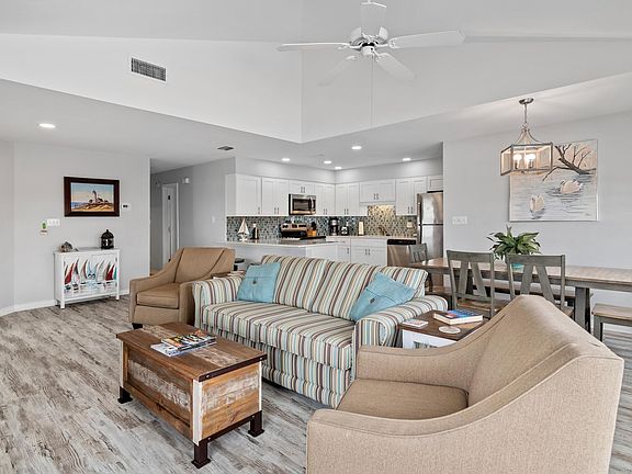 3rd image of 705 Gulf Shore Dr Unit 305