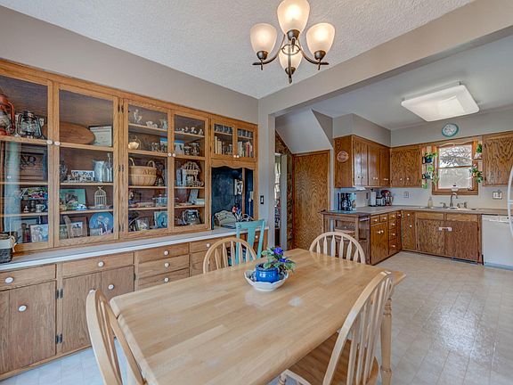 3rd image of 1514 County Road Gg