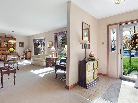4th image of 3633 Meadow Ln