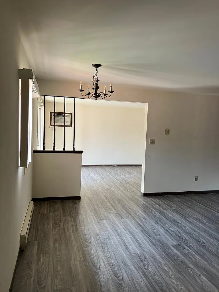 2 bed, 950 sqft, $1,275 — Photo 1