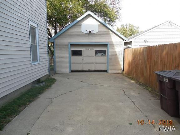 3rd image of 419 W 16th St