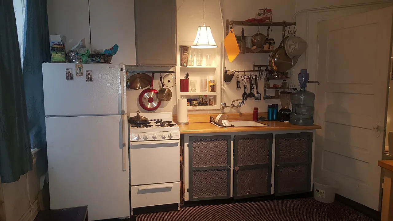 Studio, $1,200 — Photo 1