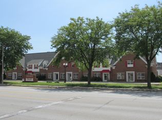 1125 Eureka Rd APT 202, Wyandotte, MI 48192