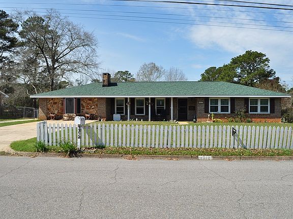 3rd image of 1312 Stanford Rd