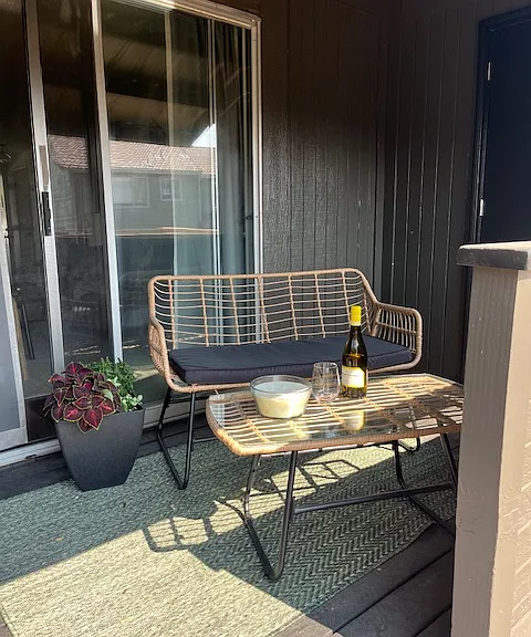 97 NW Adams Pl — Photo 1