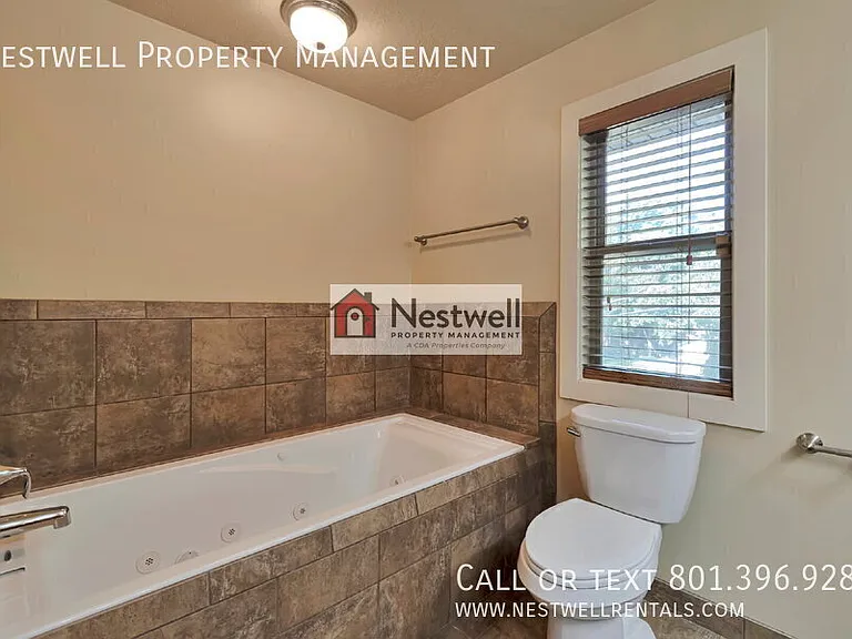 1327 E Urbandale Ln — Photo 10