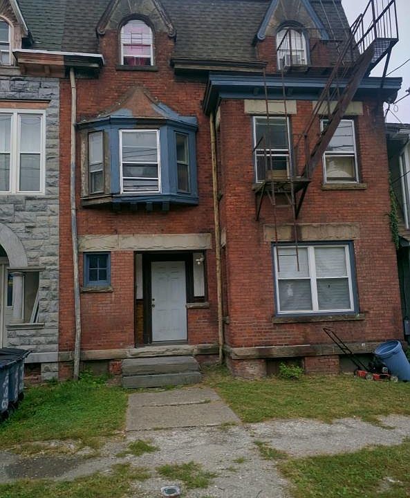 1st image of 496 Liberty St