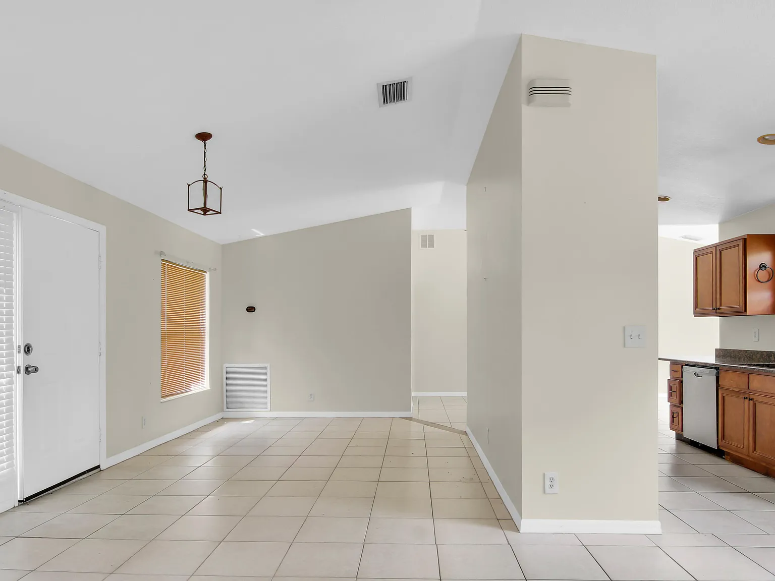 3 bed, 2.0 bath, 1510 sqft, $2,800 — Photo 4